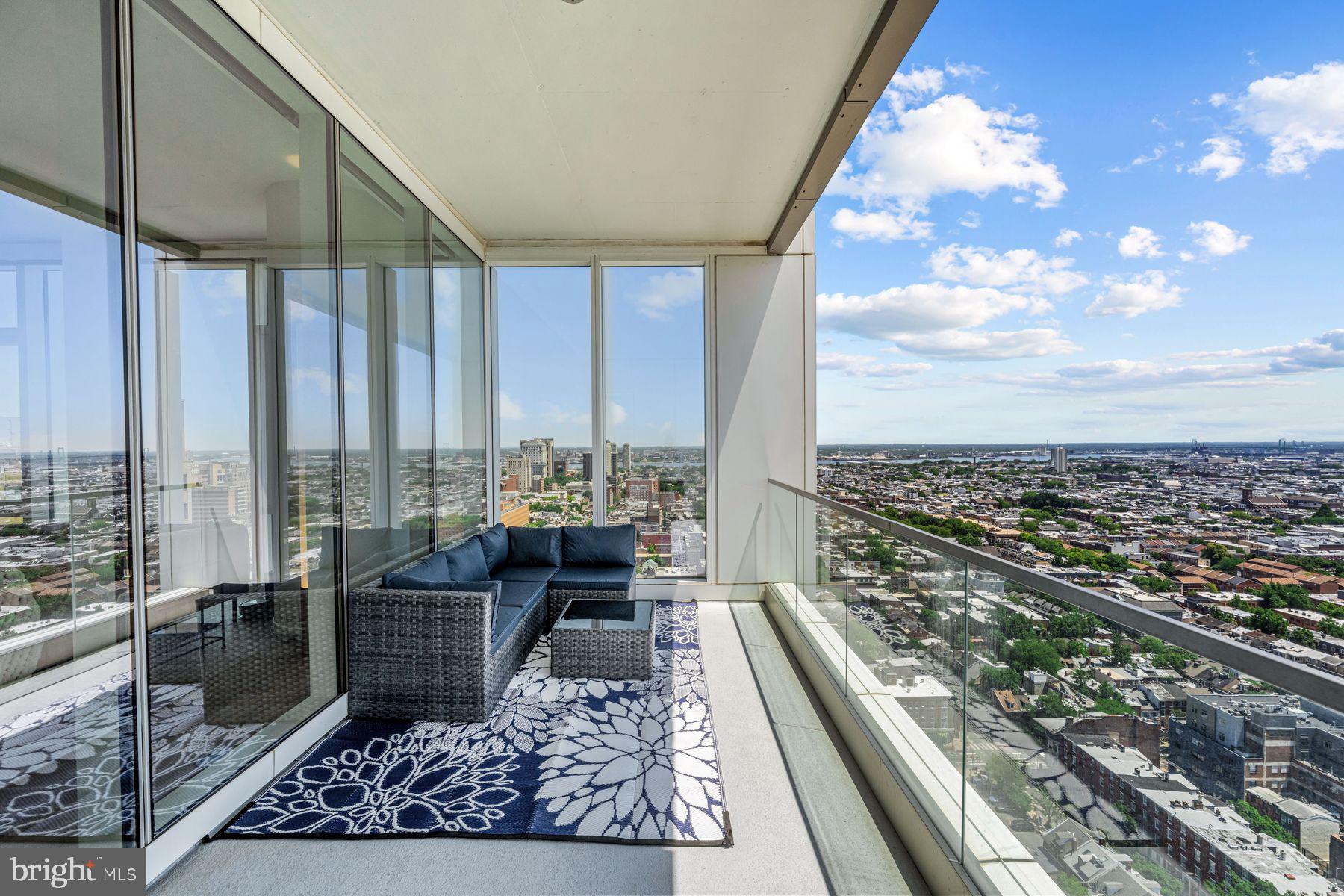 AVENUE OF THE ARTS - Residential