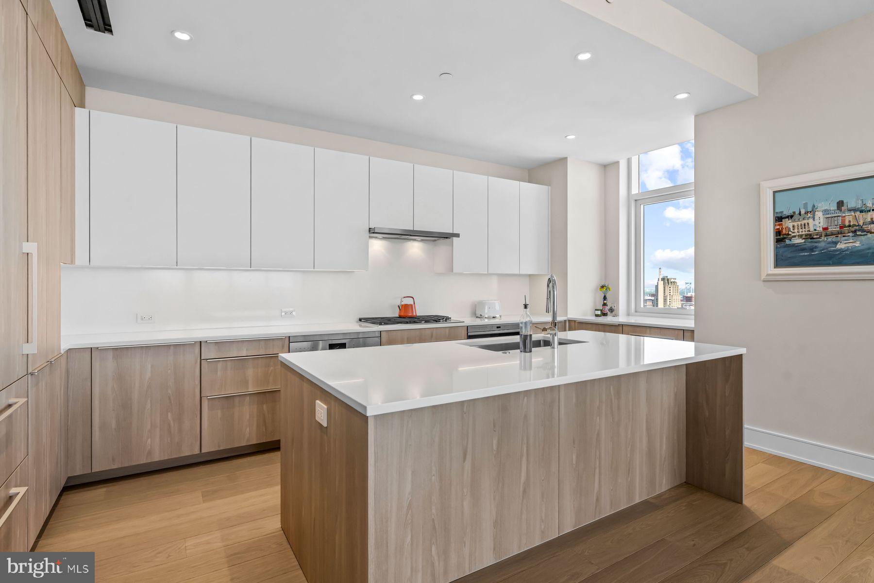 AVENUE OF THE ARTS - Residential