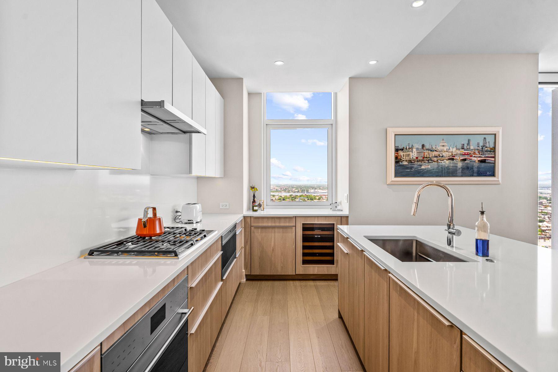 AVENUE OF THE ARTS - Residential