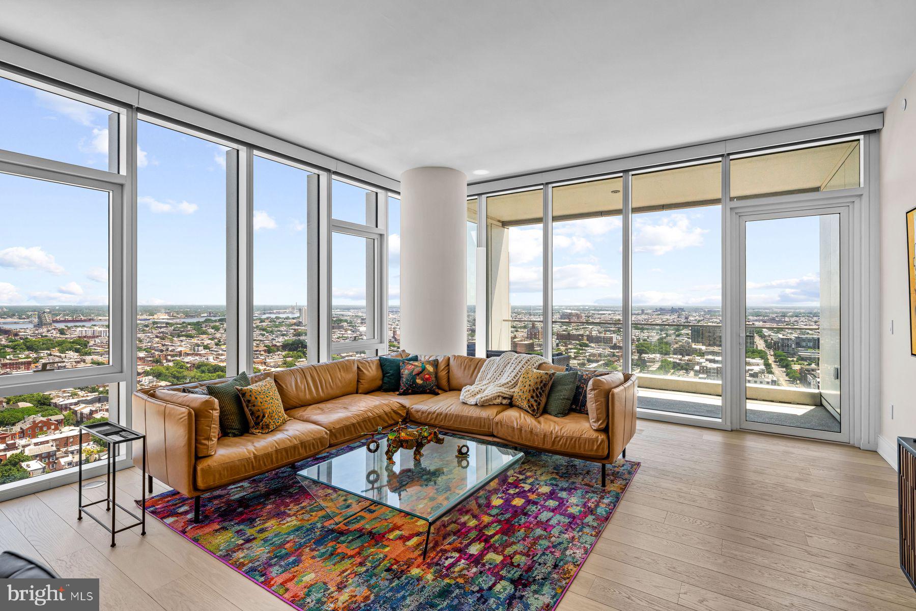 AVENUE OF THE ARTS - Residential