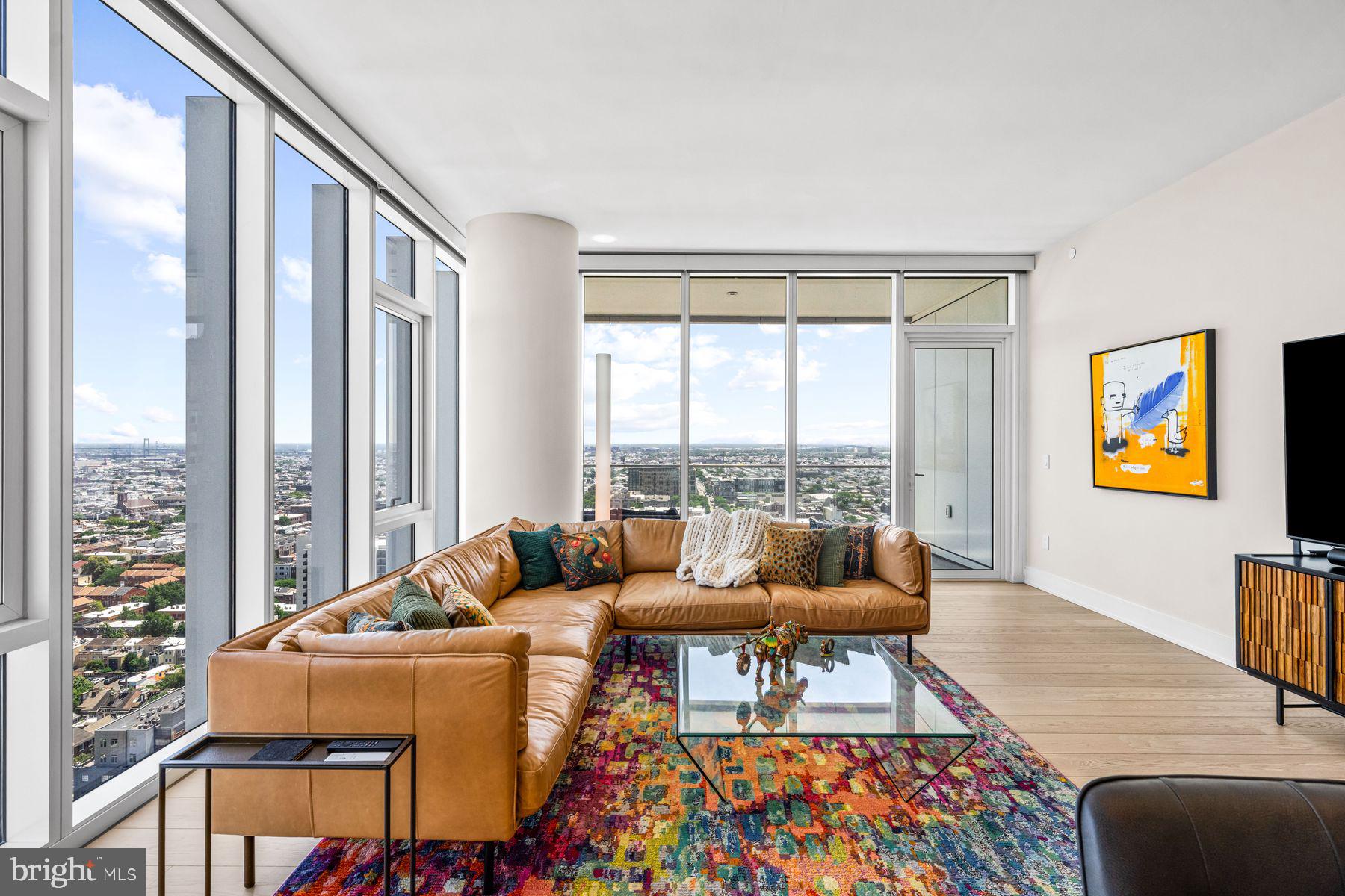 AVENUE OF THE ARTS - Residential