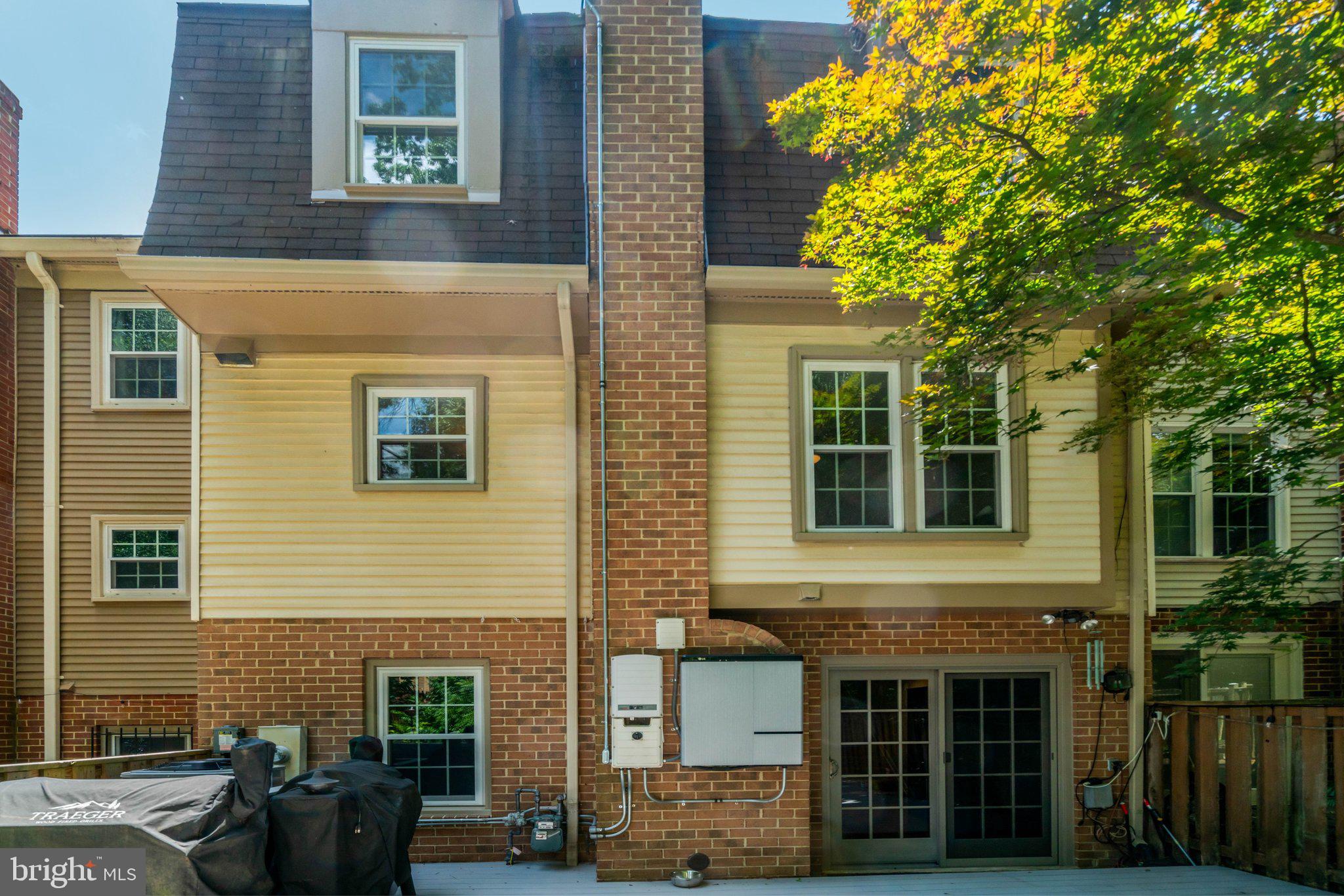 LAFAYETTE VILLAGE - Residential