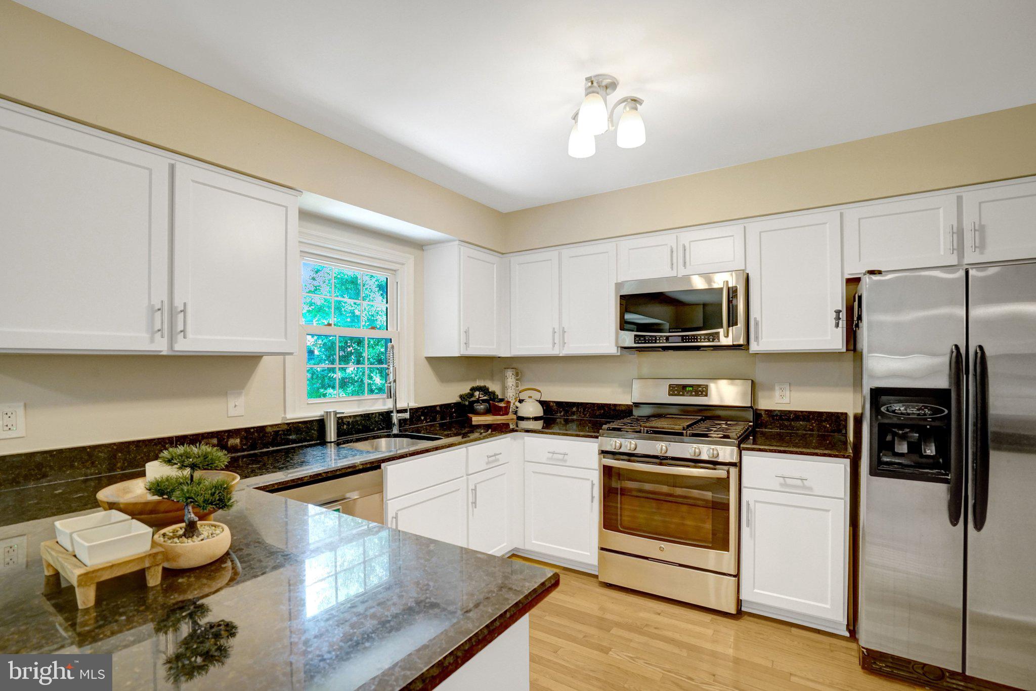 LAFAYETTE VILLAGE - Residential