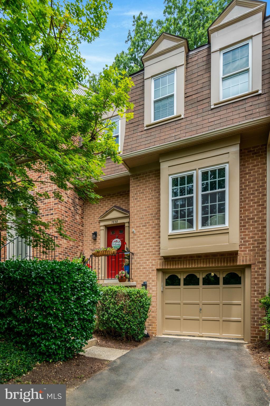 LAFAYETTE VILLAGE - Residential