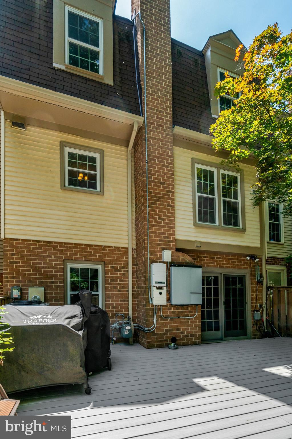 LAFAYETTE VILLAGE - Residential