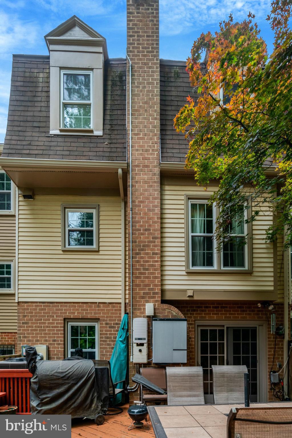LAFAYETTE VILLAGE - Residential