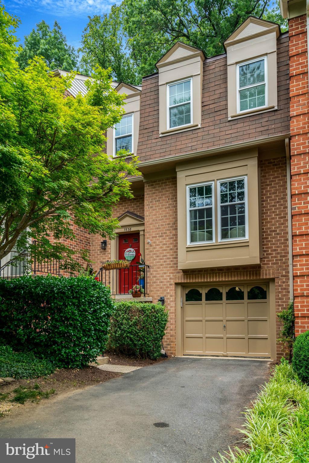 LAFAYETTE VILLAGE - Residential