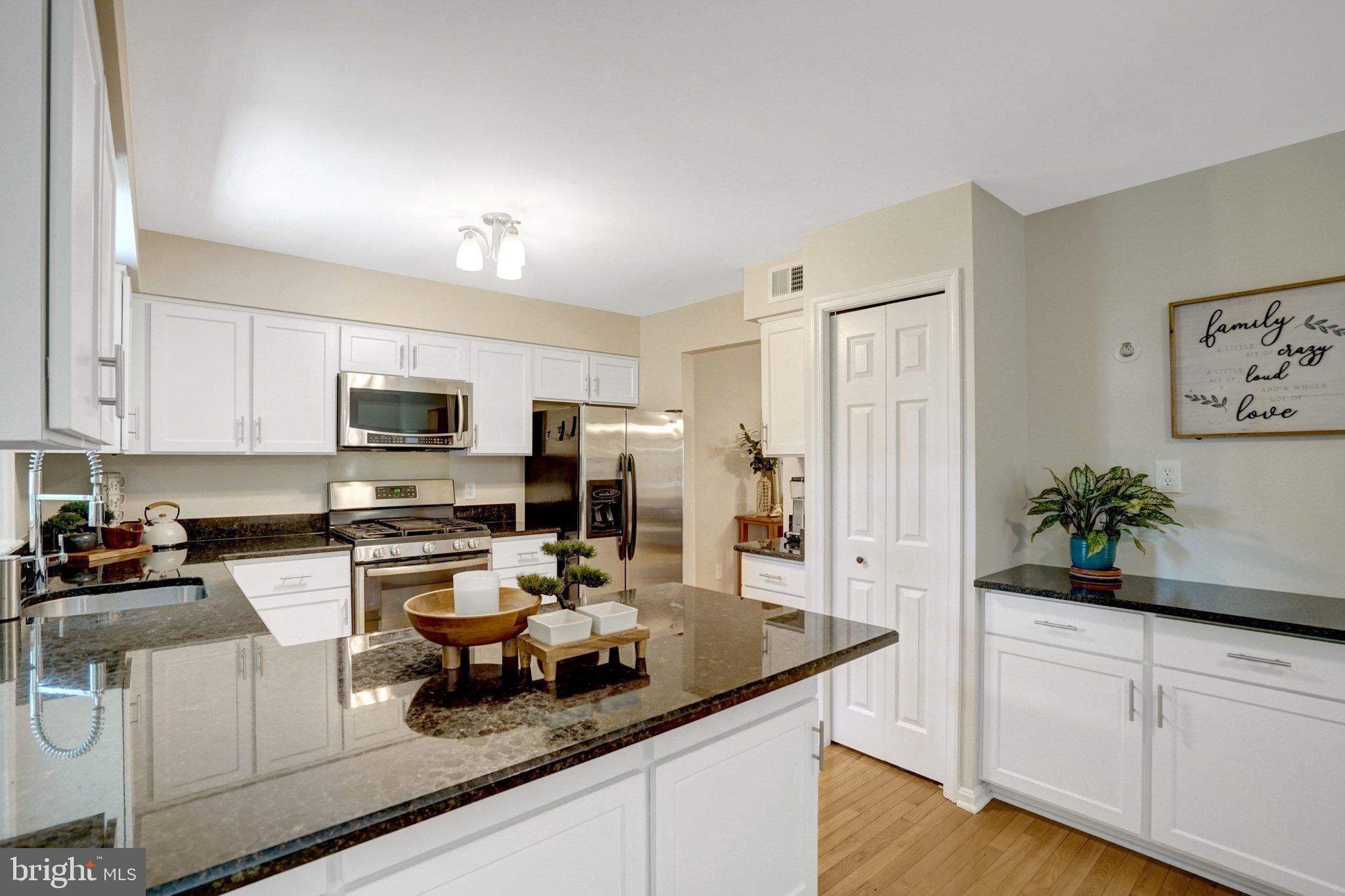 LAFAYETTE VILLAGE - Residential