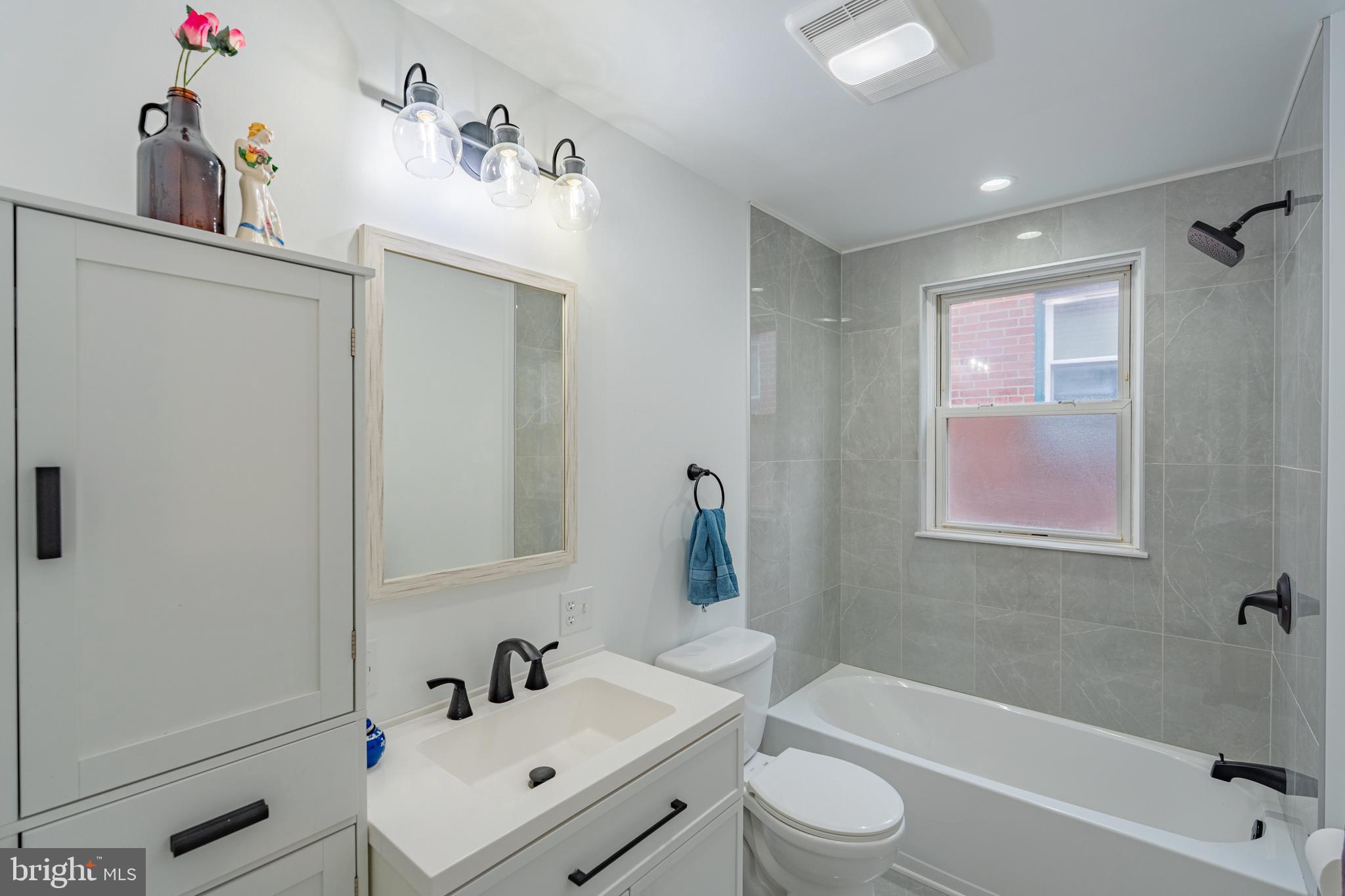 NORRISTOWN - Residential