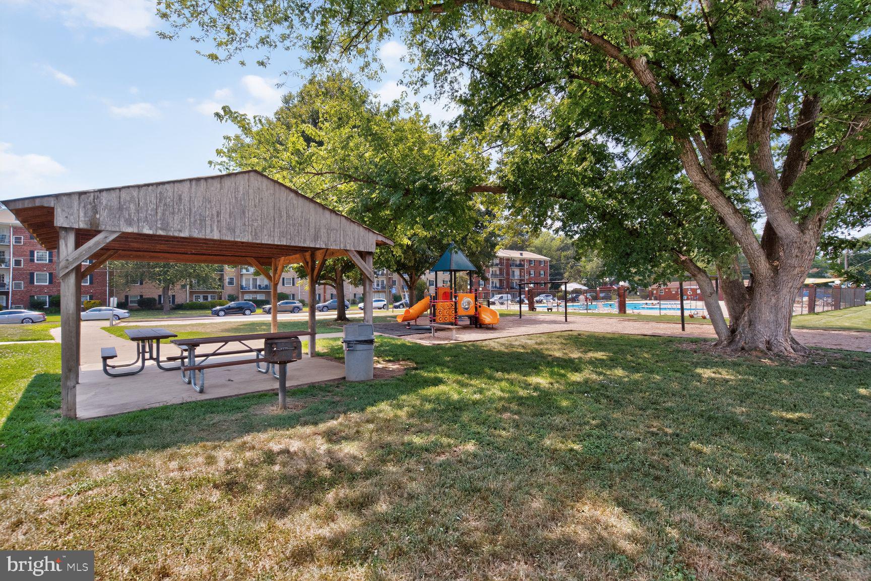 MOORINGS OF OCCOQUAN CON - Residential