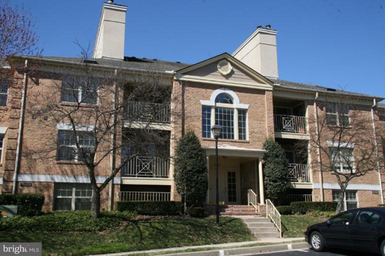 New Carpet, bathroom floors, and paint. Clean & spacious 2BR/2BA third level unit w/LR vaulted ceiling & wood-burning FP.  Eat-in kitchen w/skylight & slider to nice balcony w/ storage closet. Master BR w/walk-in closet & attached full bath.  Interior laundry room w/extra storage space. Owner pays condo and  move-in fees. Convenient to HV Town Center and I-83. Sorry, no pets. RENT TO OWN also ok.