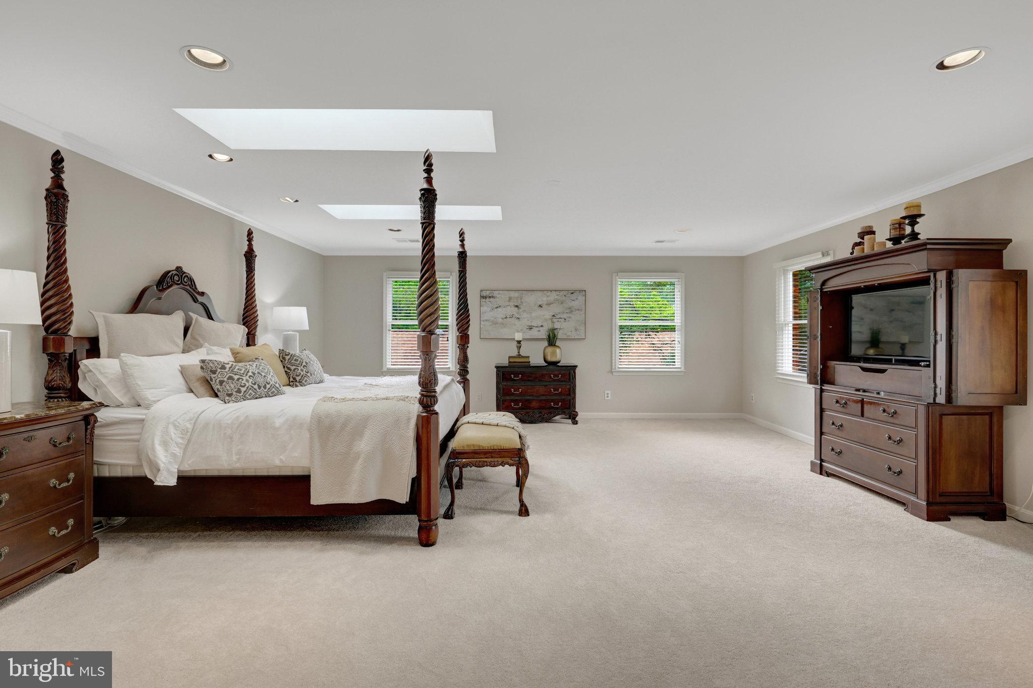 VIENNA WOODS - Residential
