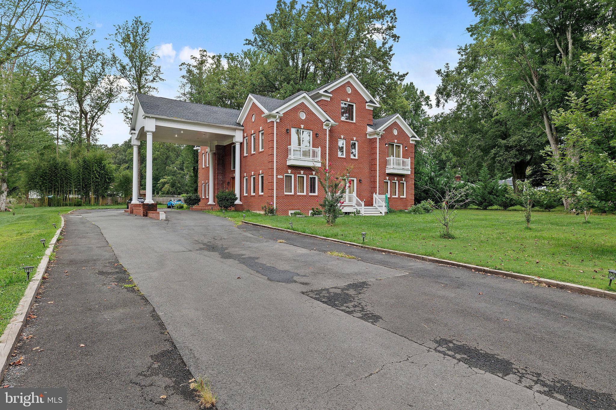 ANNANDALE ACRES - Residential