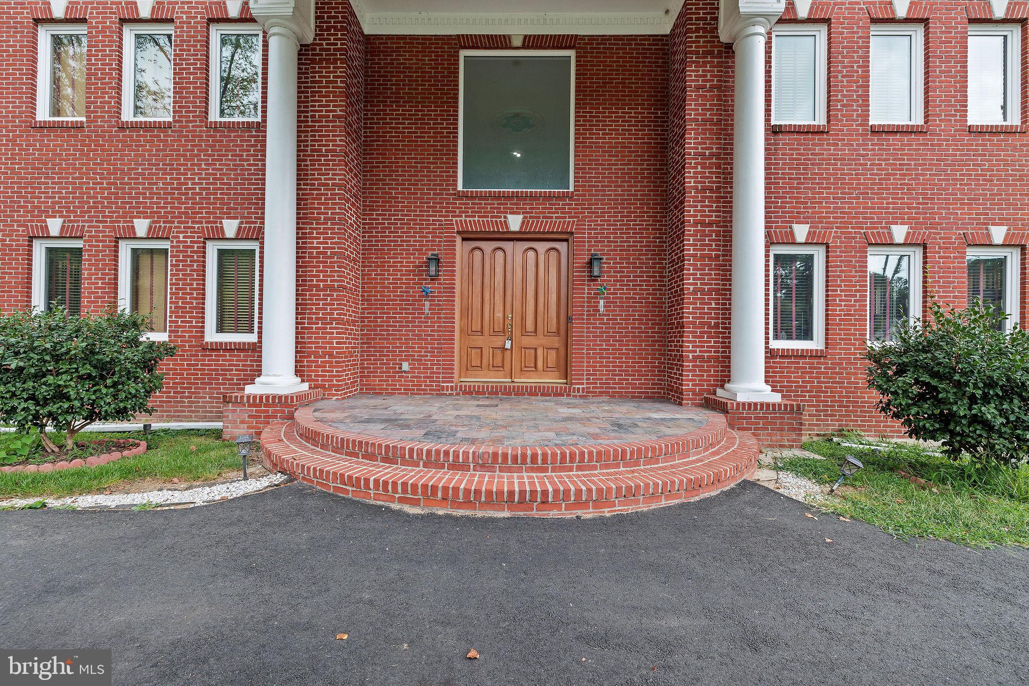 ANNANDALE ACRES - Residential