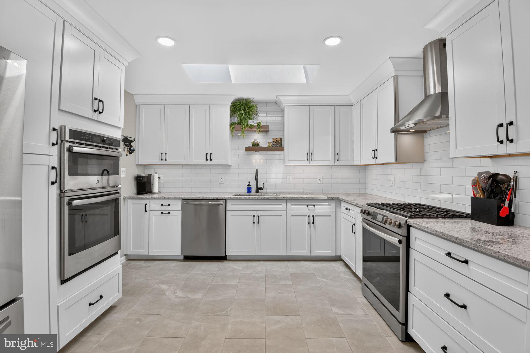 BRETON BAY/SOCIETY HILL - Residential