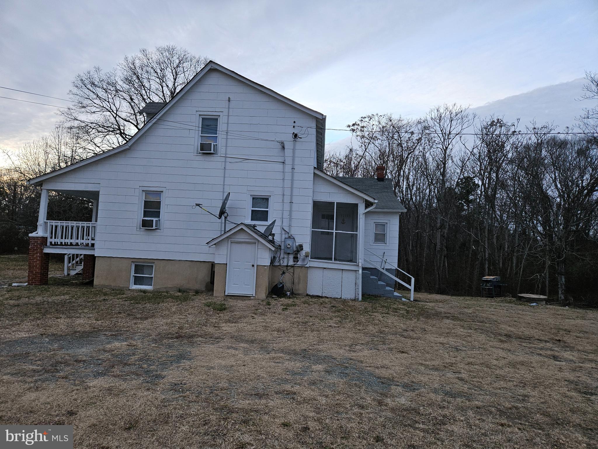 POPLAR INN - Residential Lease