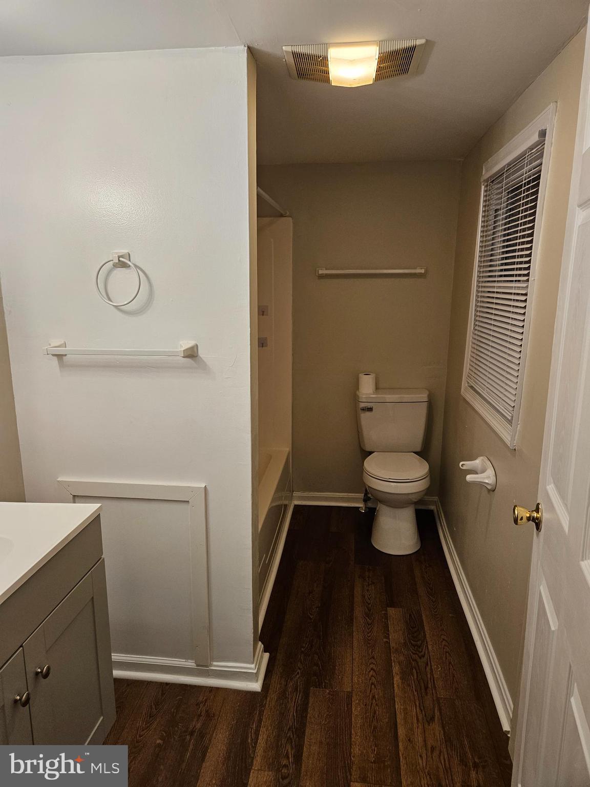 POPLAR INN - Residential Lease