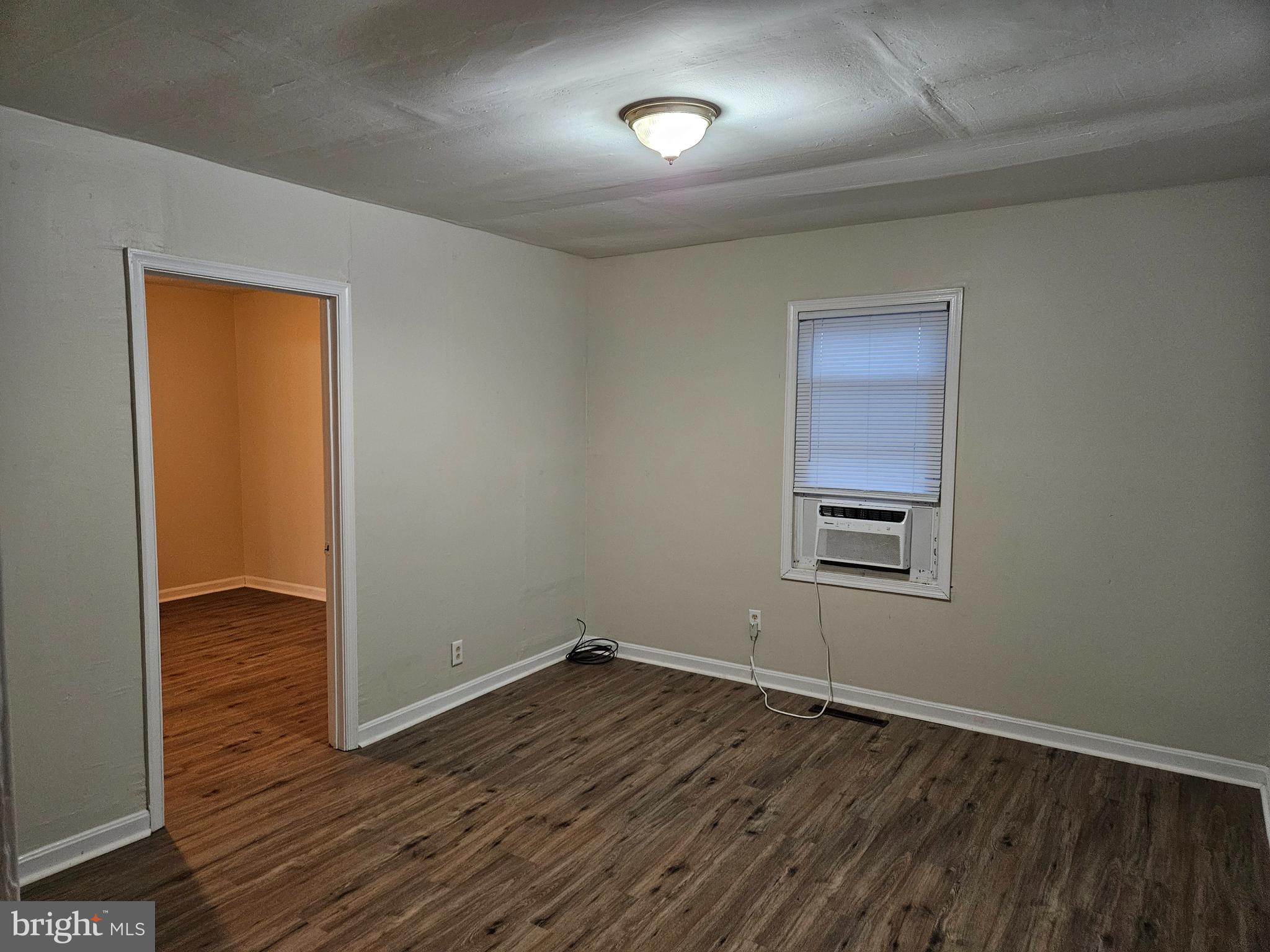 POPLAR INN - Residential Lease