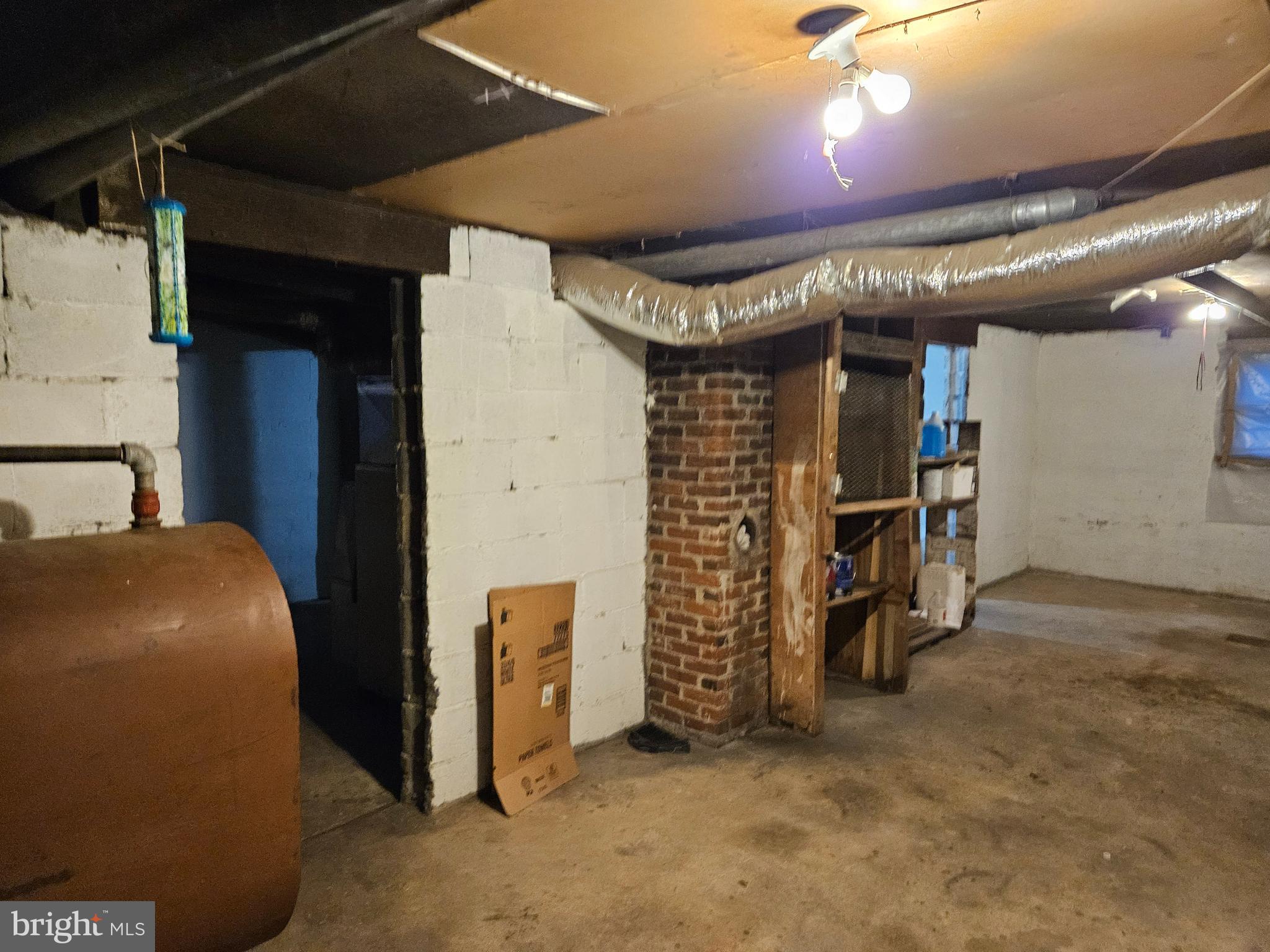 POPLAR INN - Residential Lease
