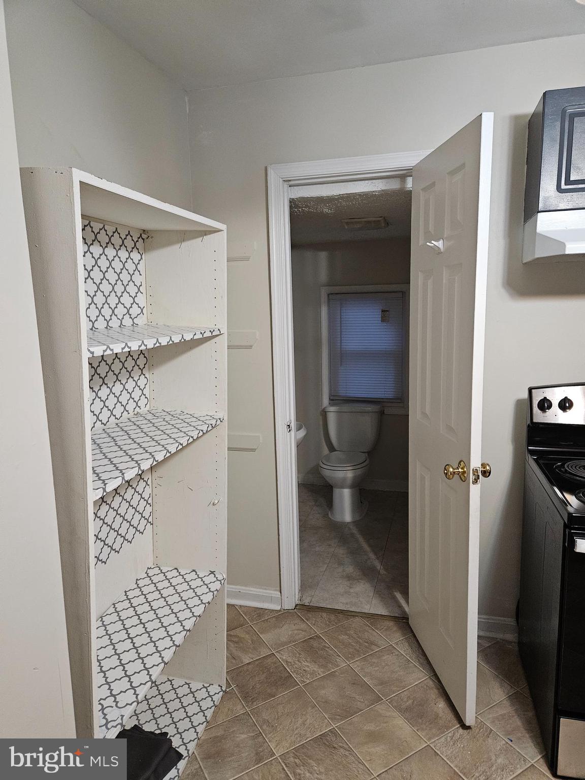 POPLAR INN - Residential Lease