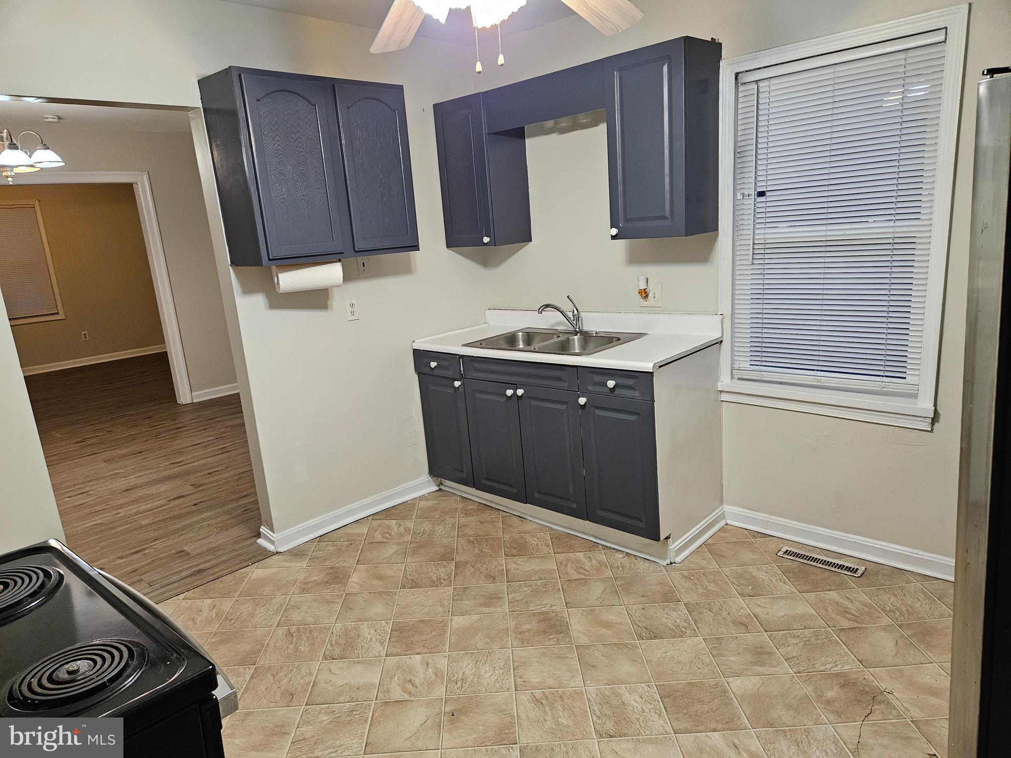 POPLAR INN - Residential Lease