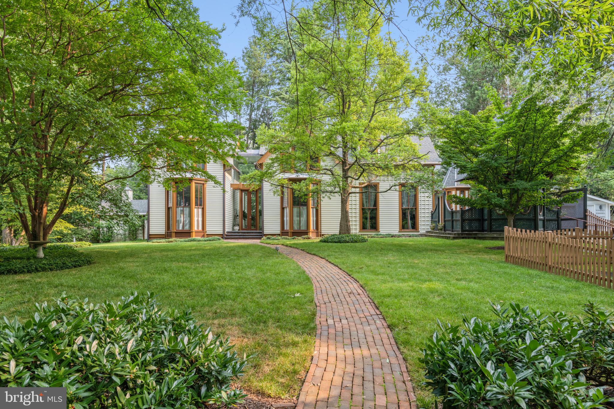 CHEVY CHASE VILLAGE - Residential