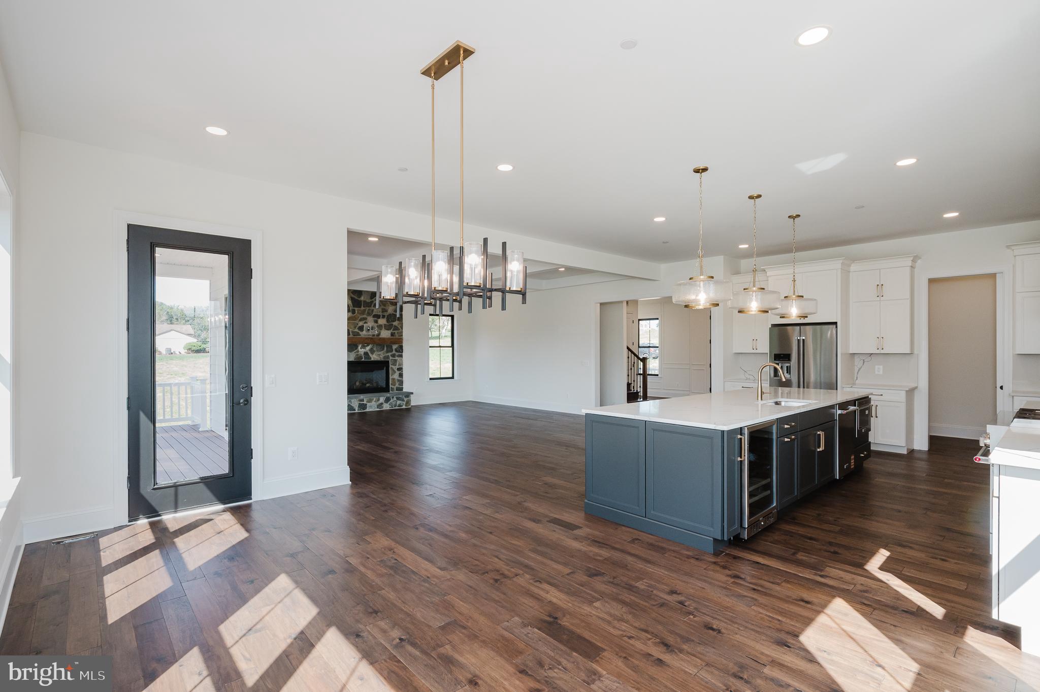 TALL OAKS MANOR - Residential