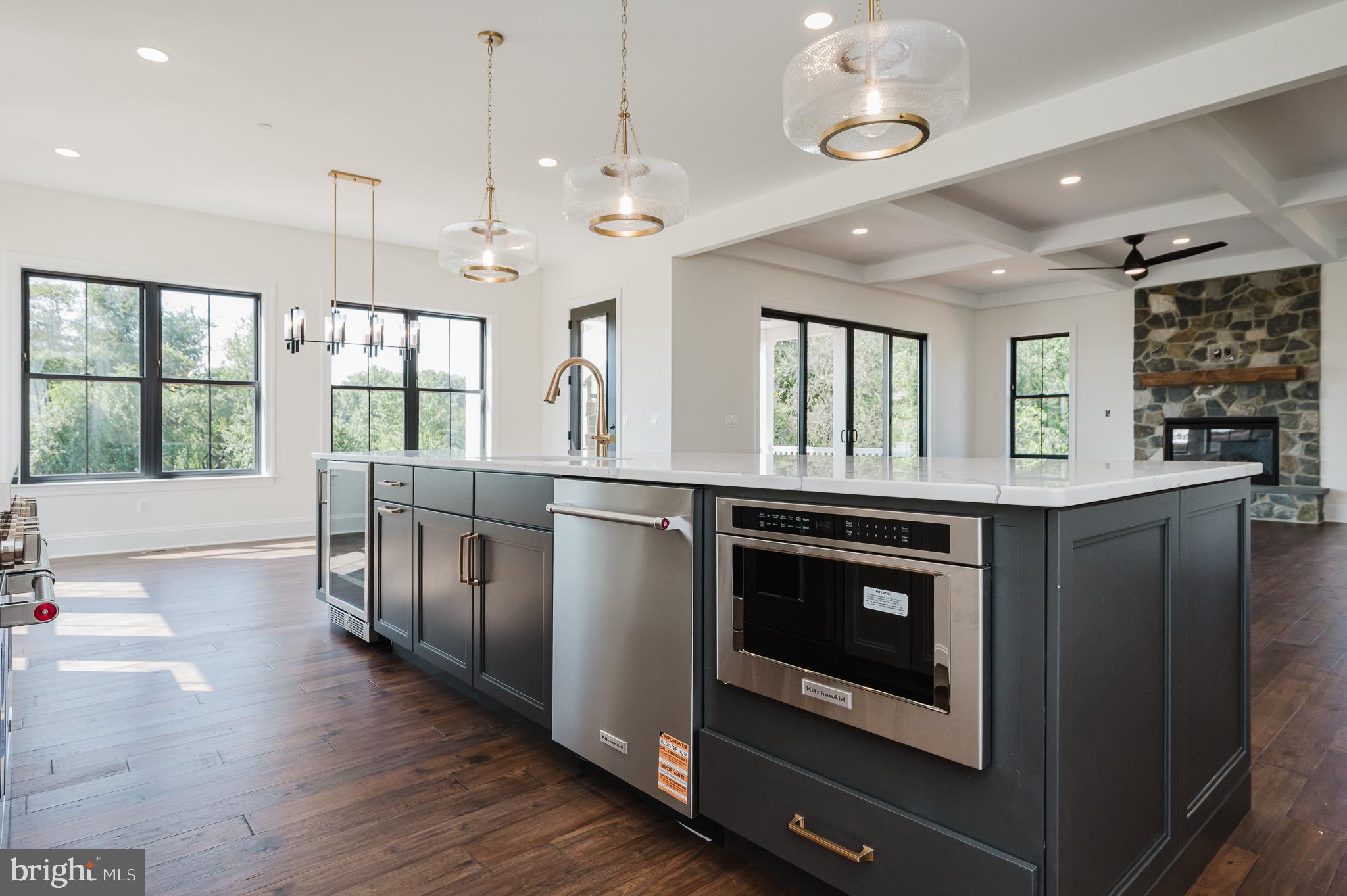 TALL OAKS MANOR - Residential