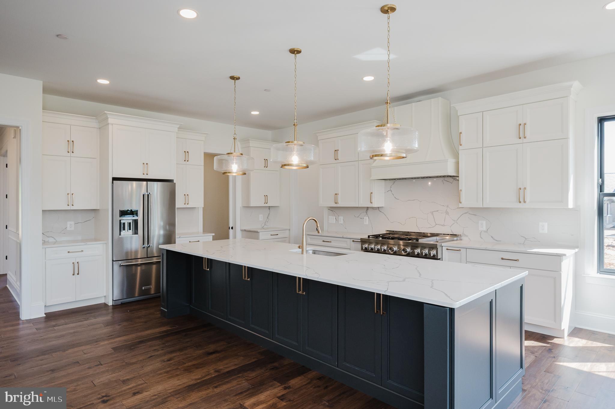 TALL OAKS MANOR - Residential