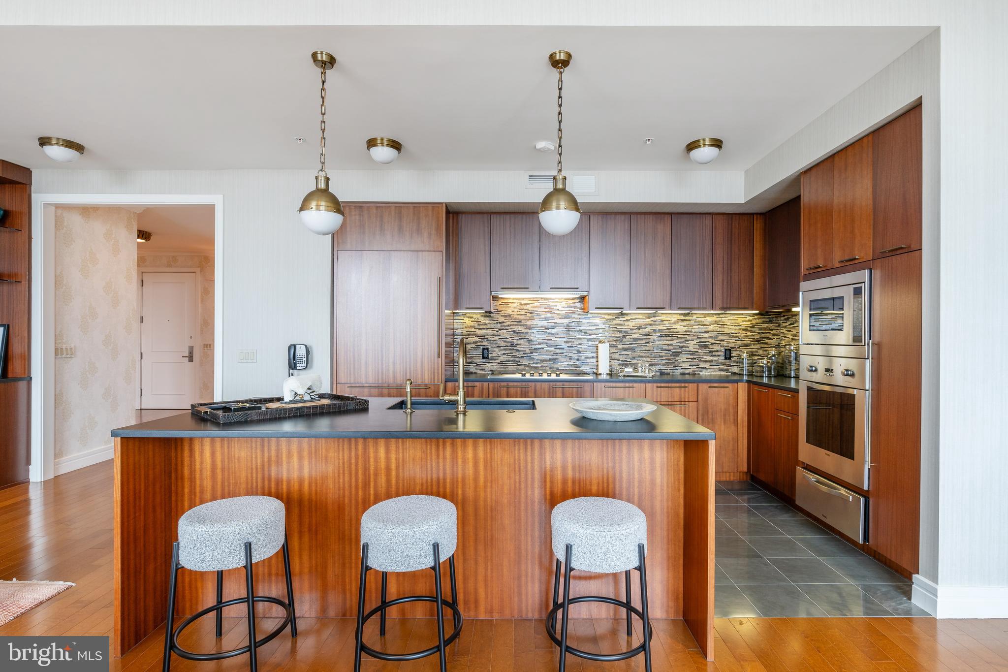 AVENUE OF THE ARTS - Residential