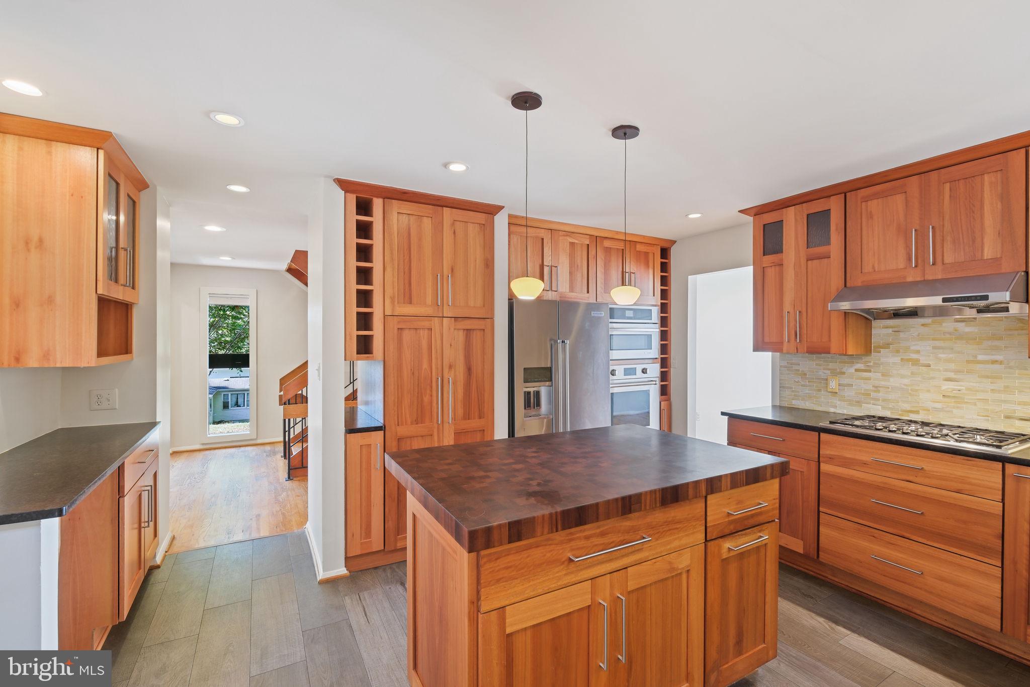 FAIRWAY HILLS - Residential
