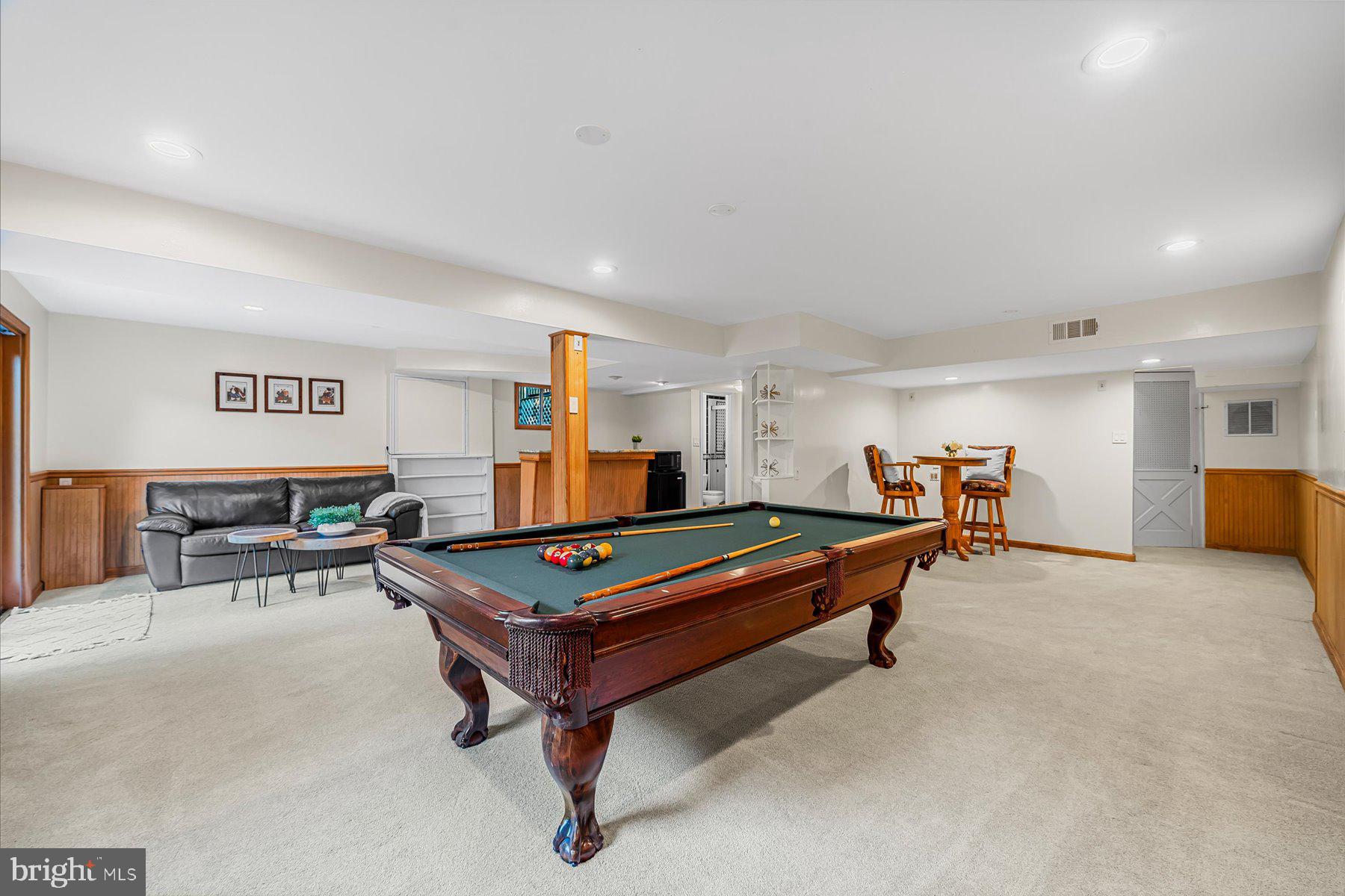 WILLOWBROOK - Residential