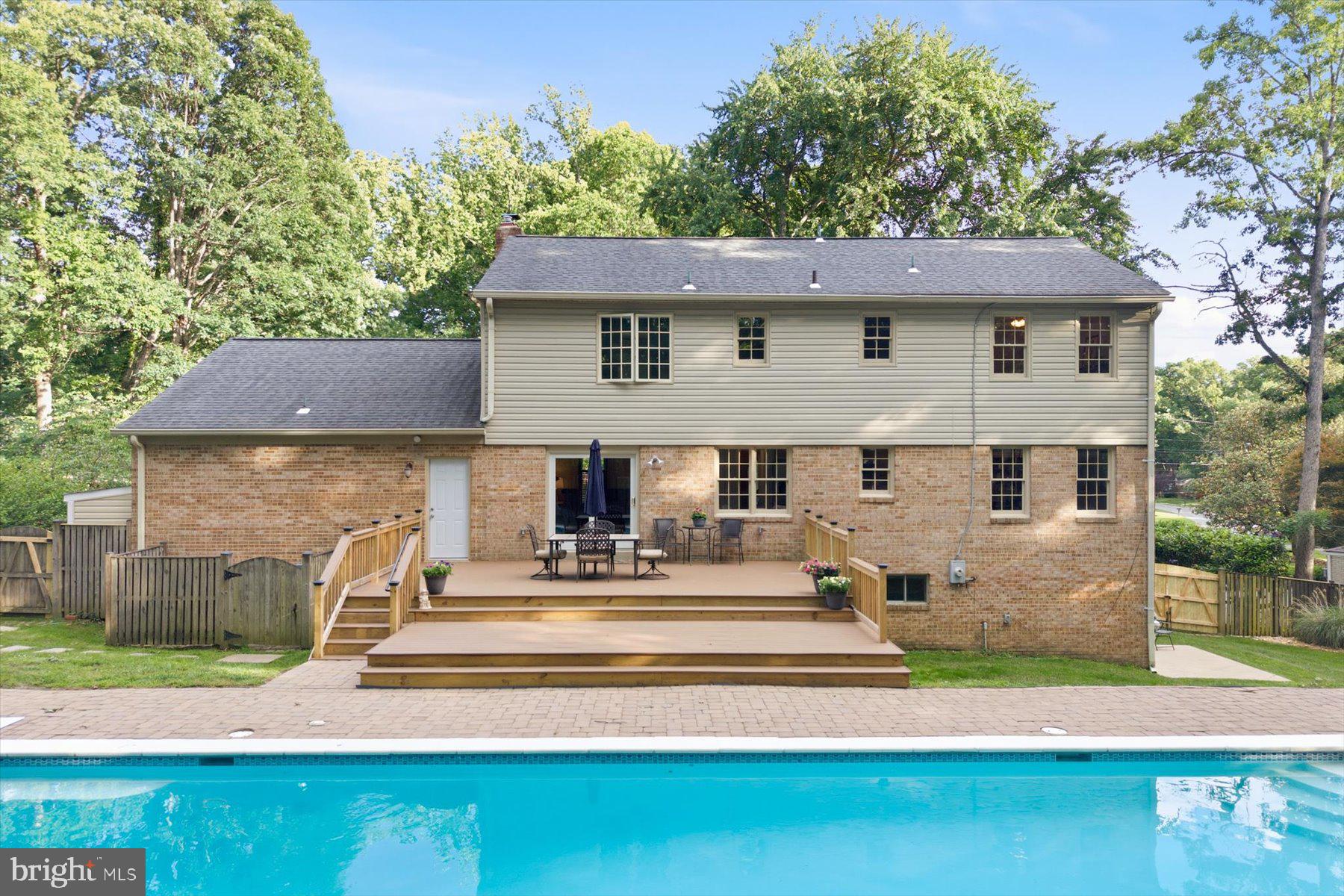 WILLOWBROOK - Residential