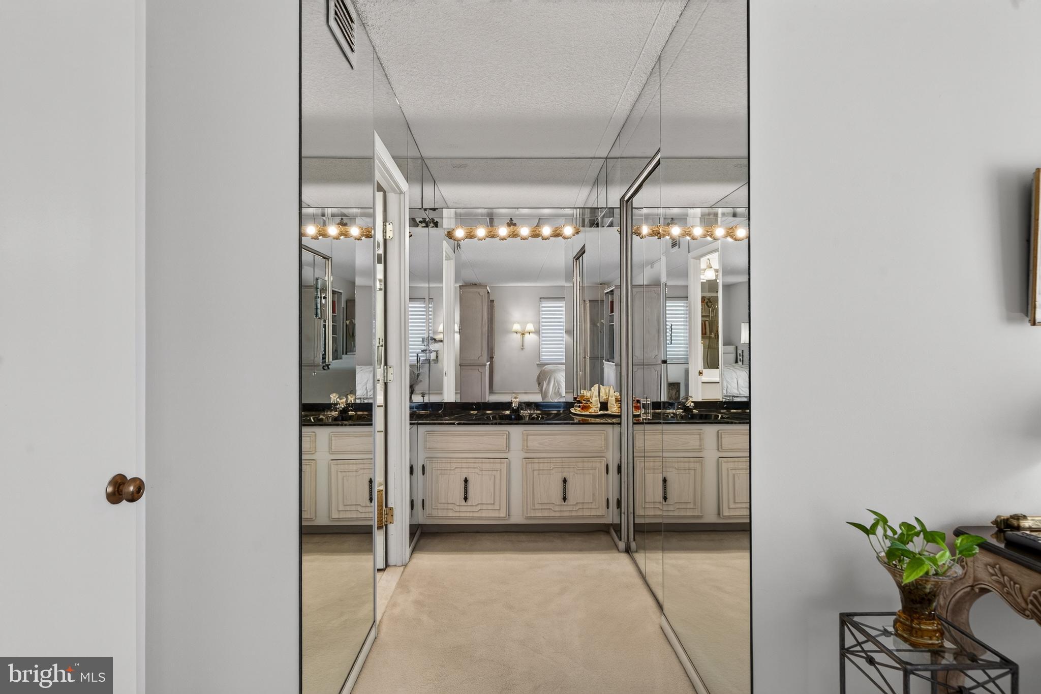 VALLEY FORGE TOWER - Residential