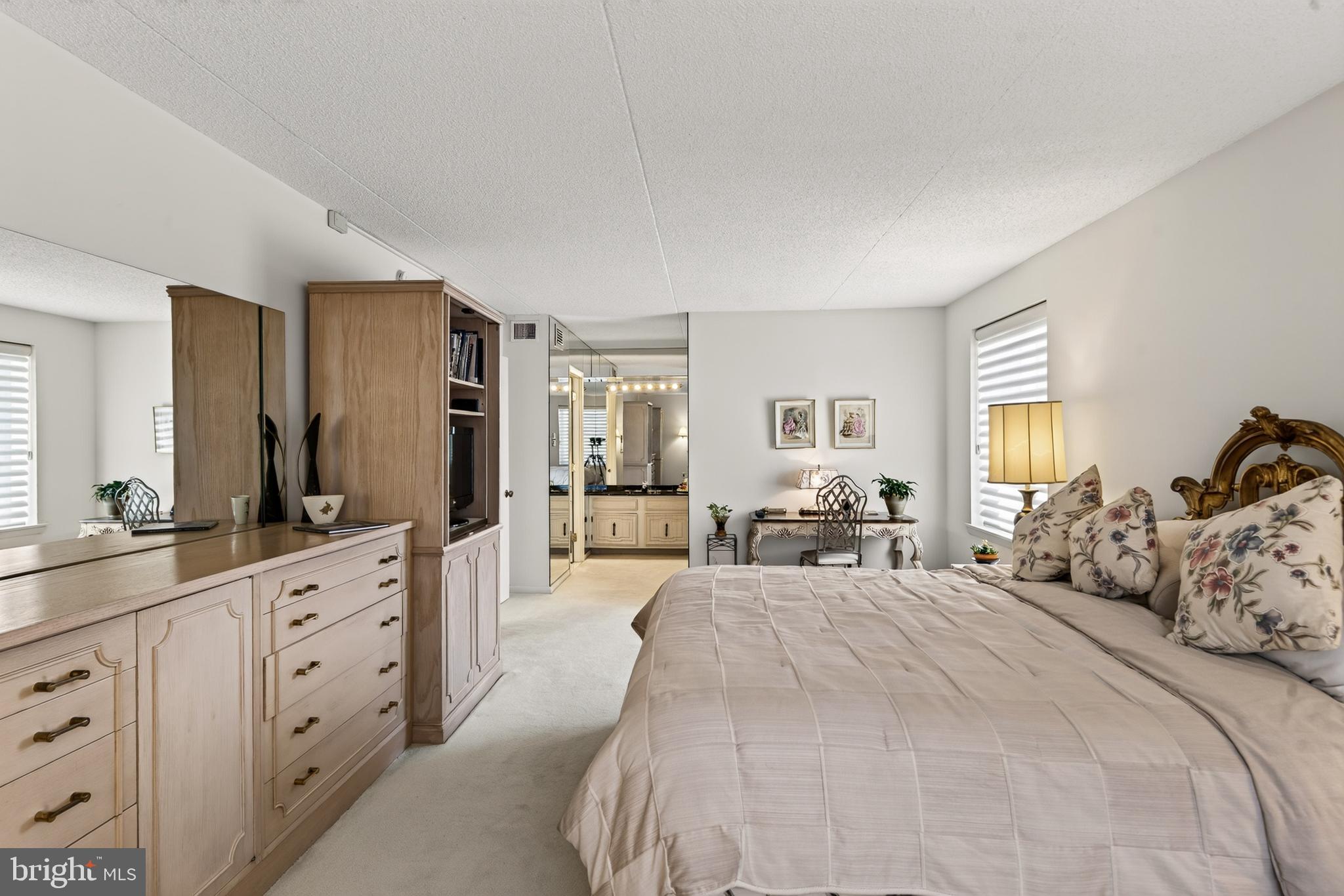 VALLEY FORGE TOWER - Residential