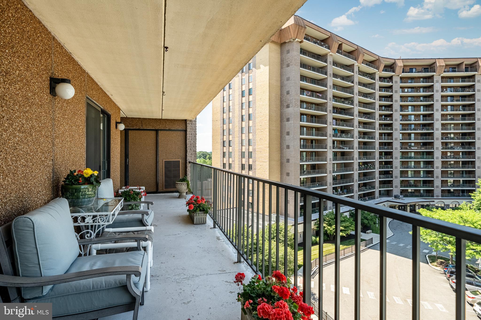 VALLEY FORGE TOWER - Residential