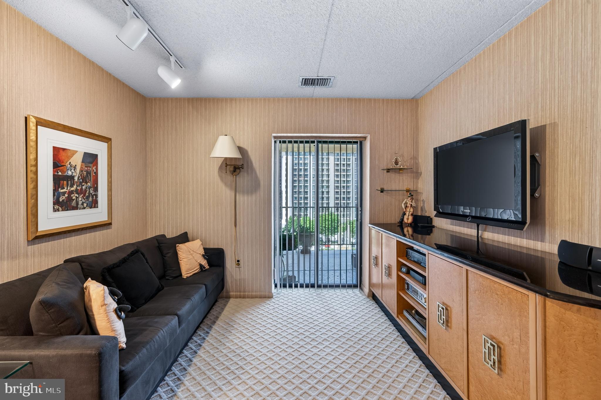 VALLEY FORGE TOWER - Residential