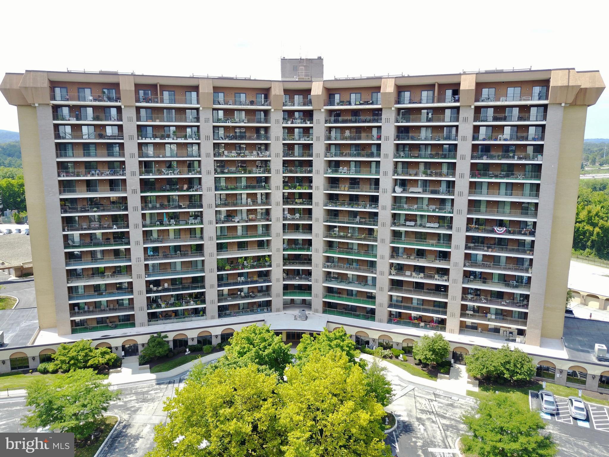 VALLEY FORGE TOWER - Residential