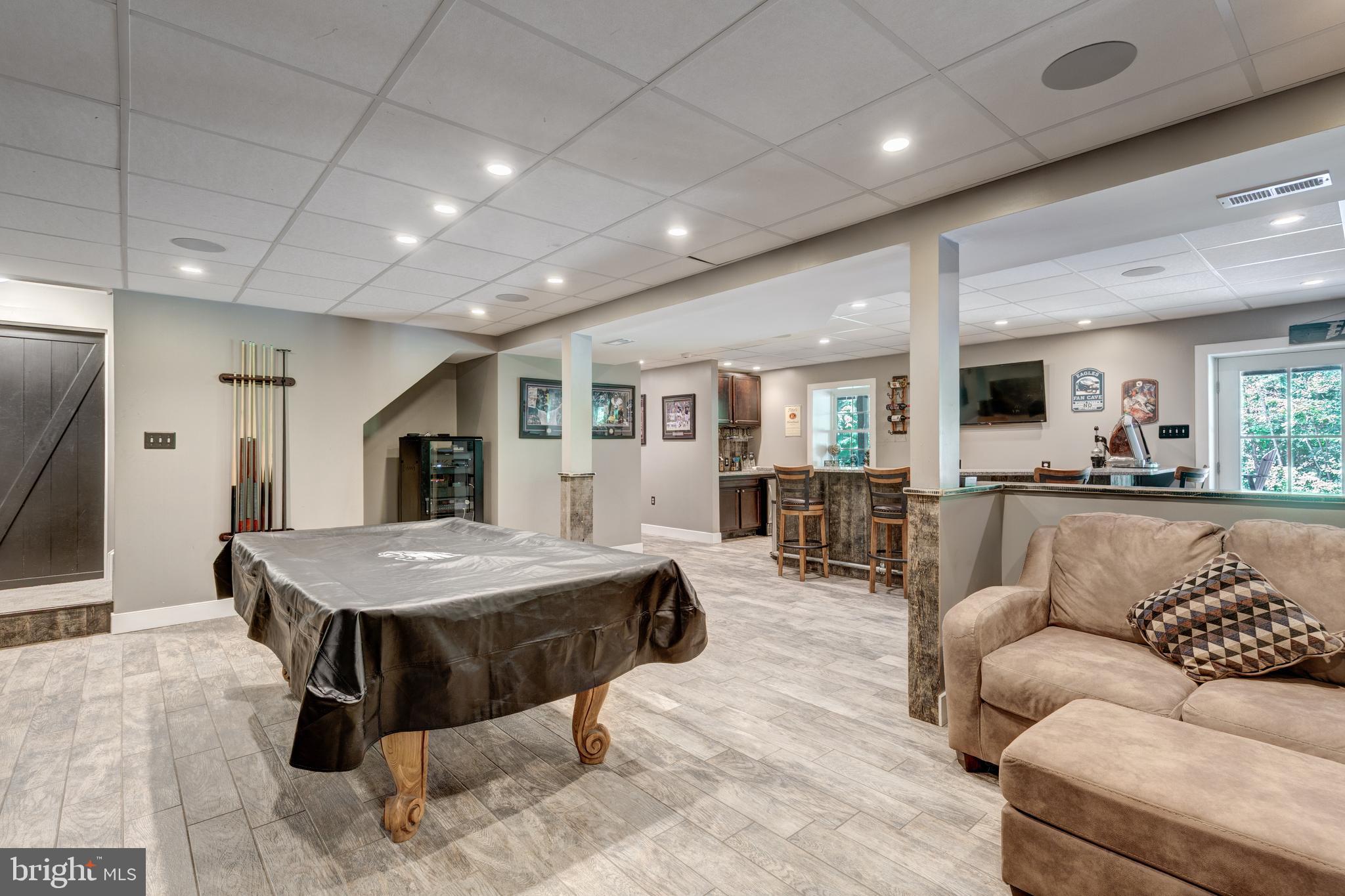 PROUD OAKS - Residential