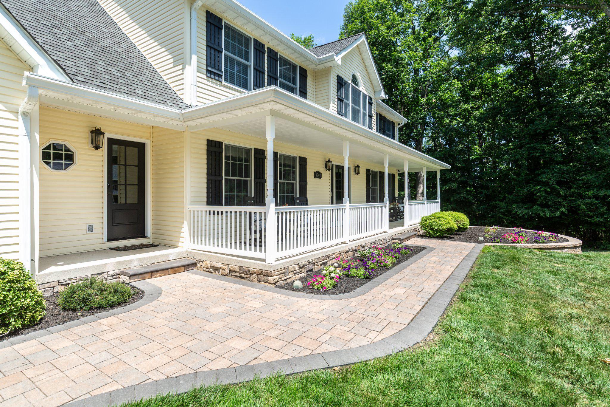 PROUD OAKS - Residential
