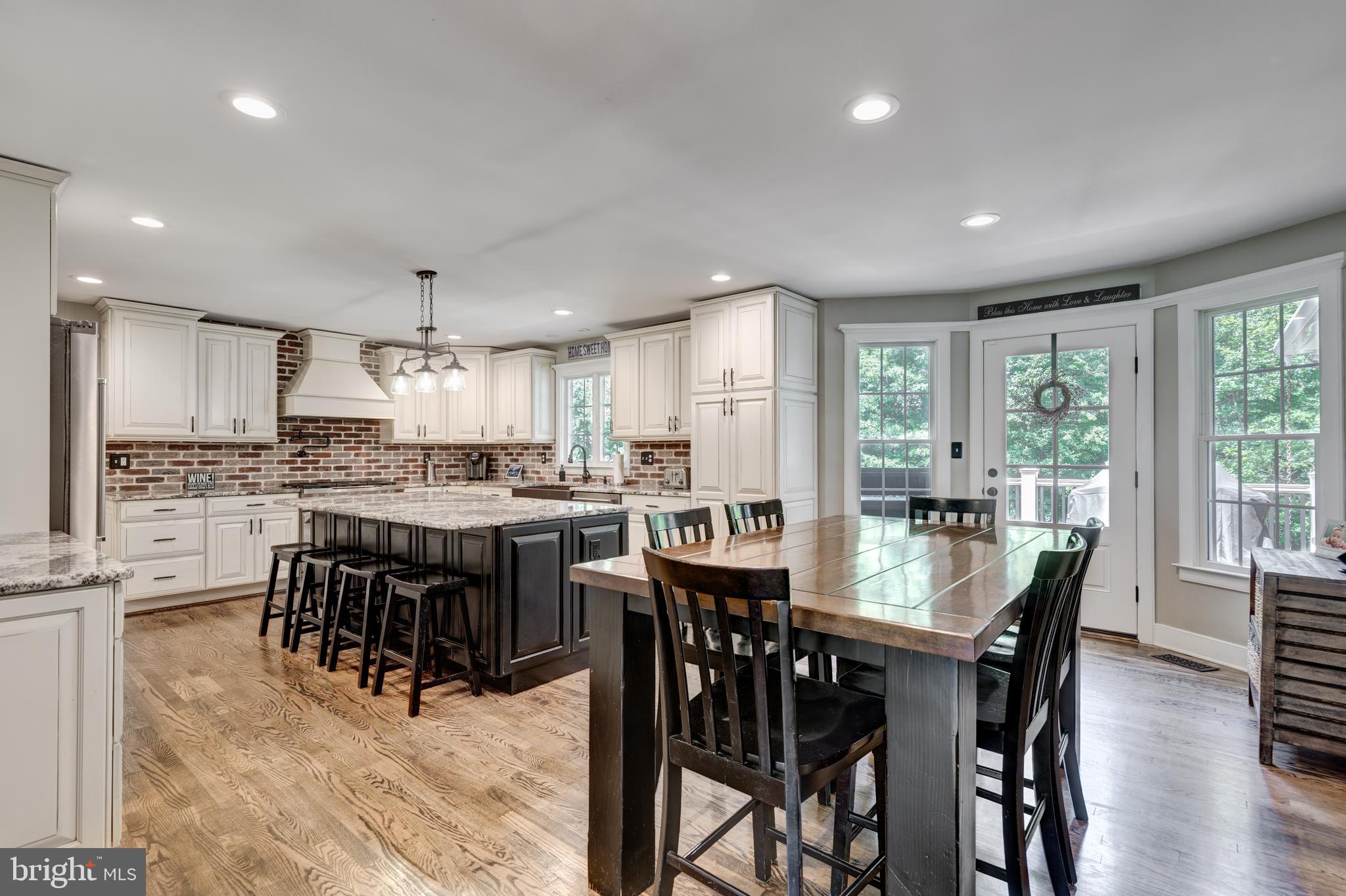 PROUD OAKS - Residential