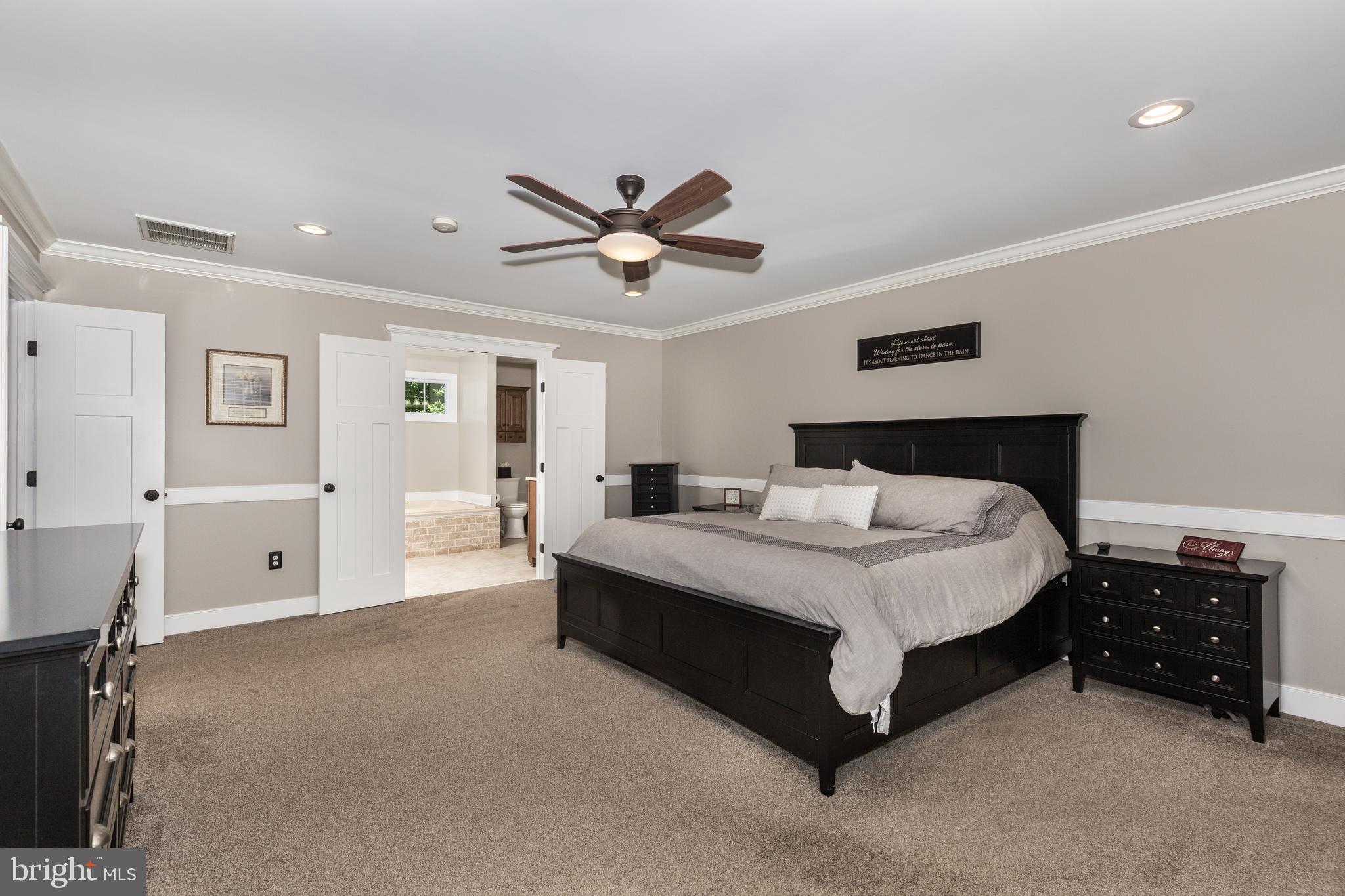 PROUD OAKS - Residential