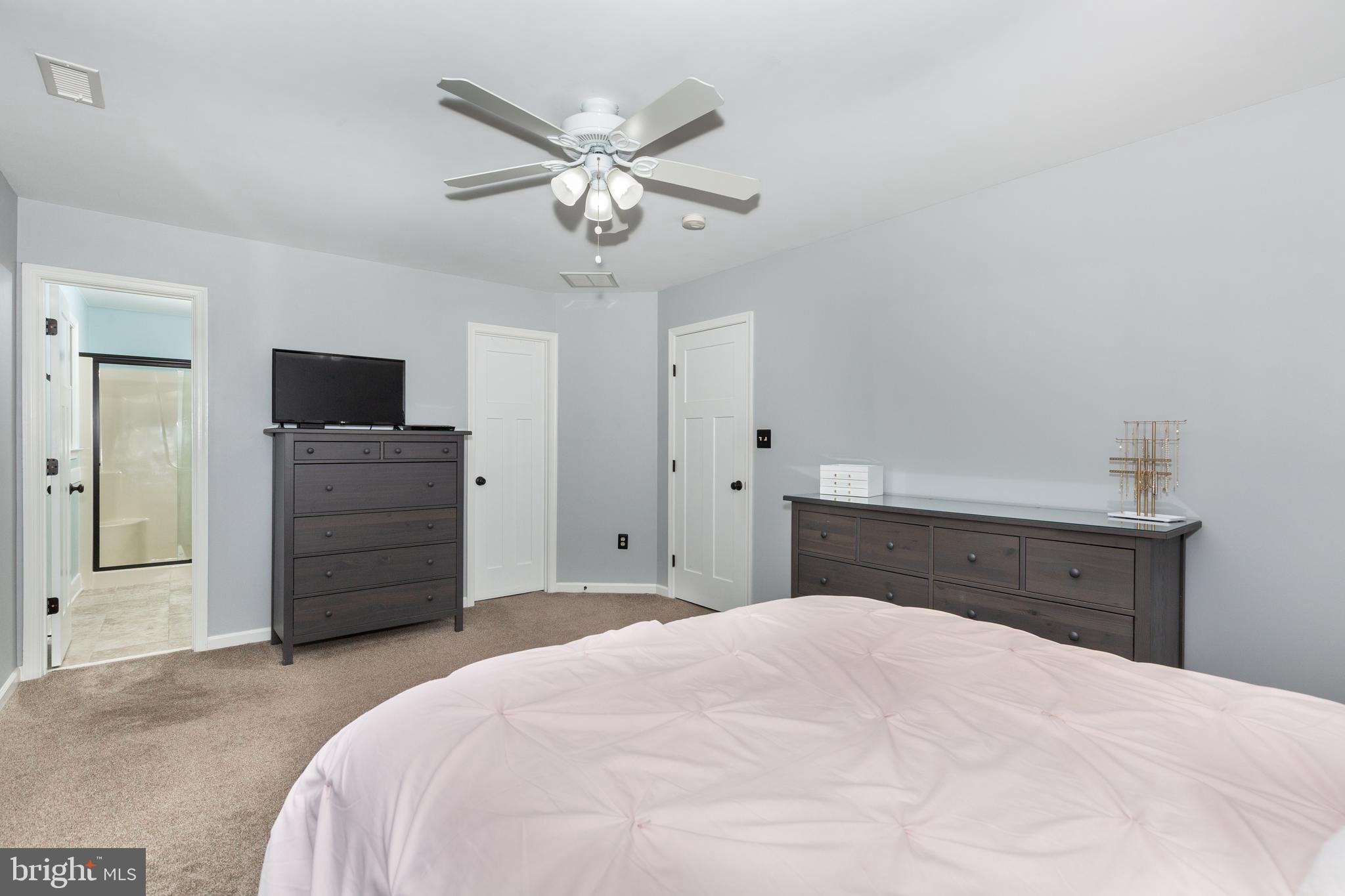 PROUD OAKS - Residential