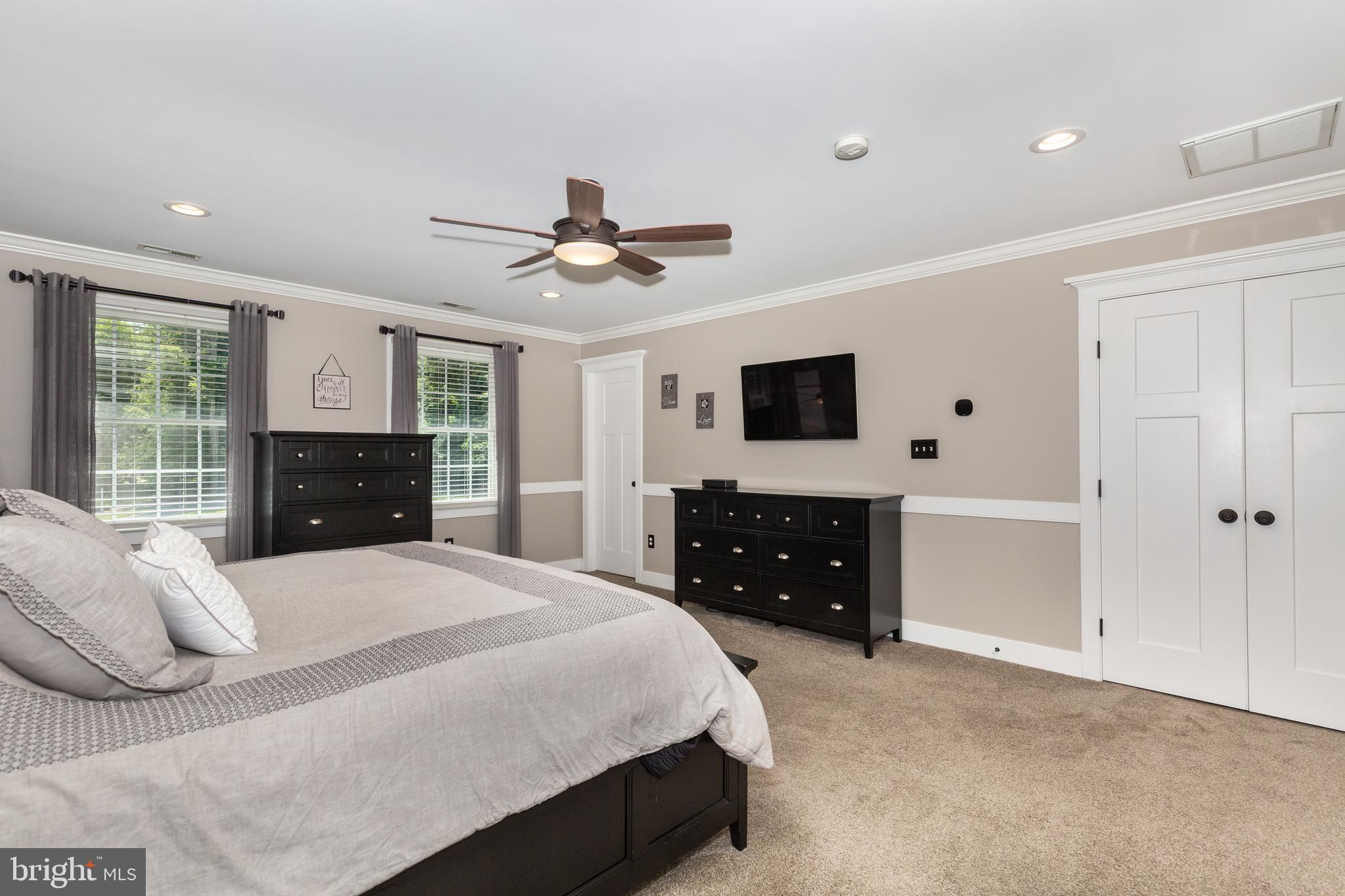 PROUD OAKS - Residential