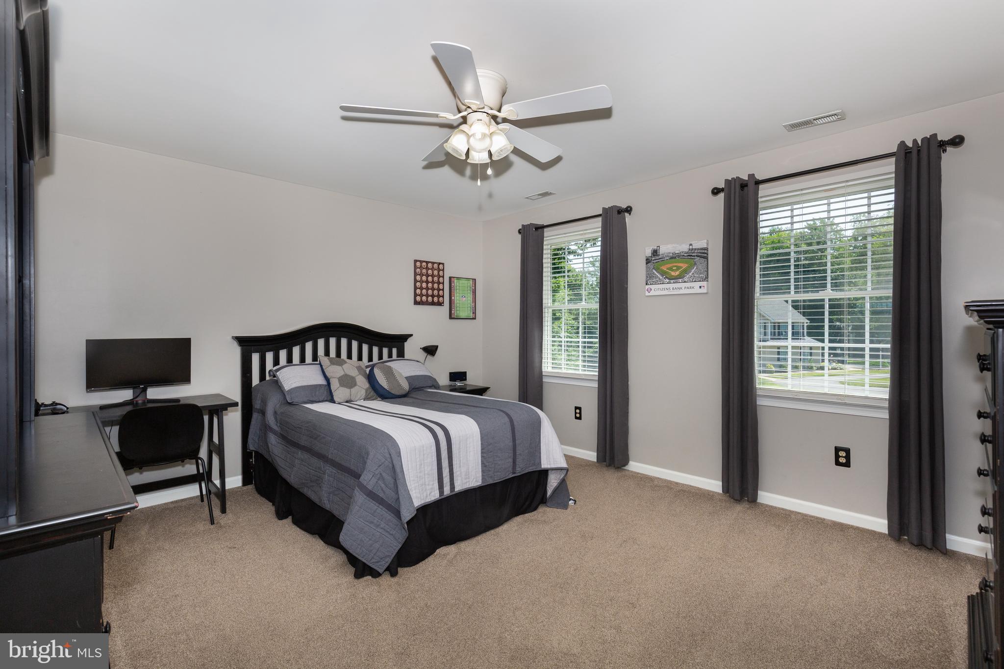PROUD OAKS - Residential