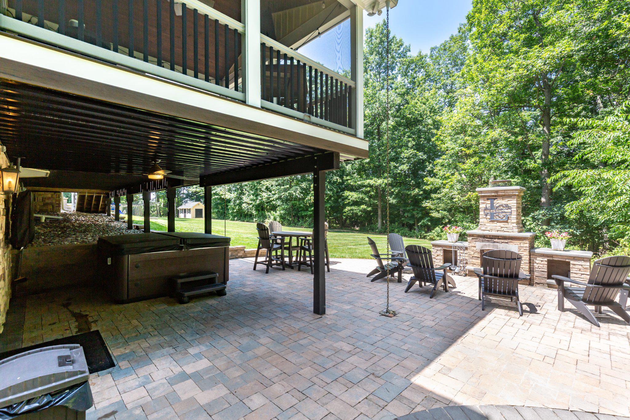 PROUD OAKS - Residential