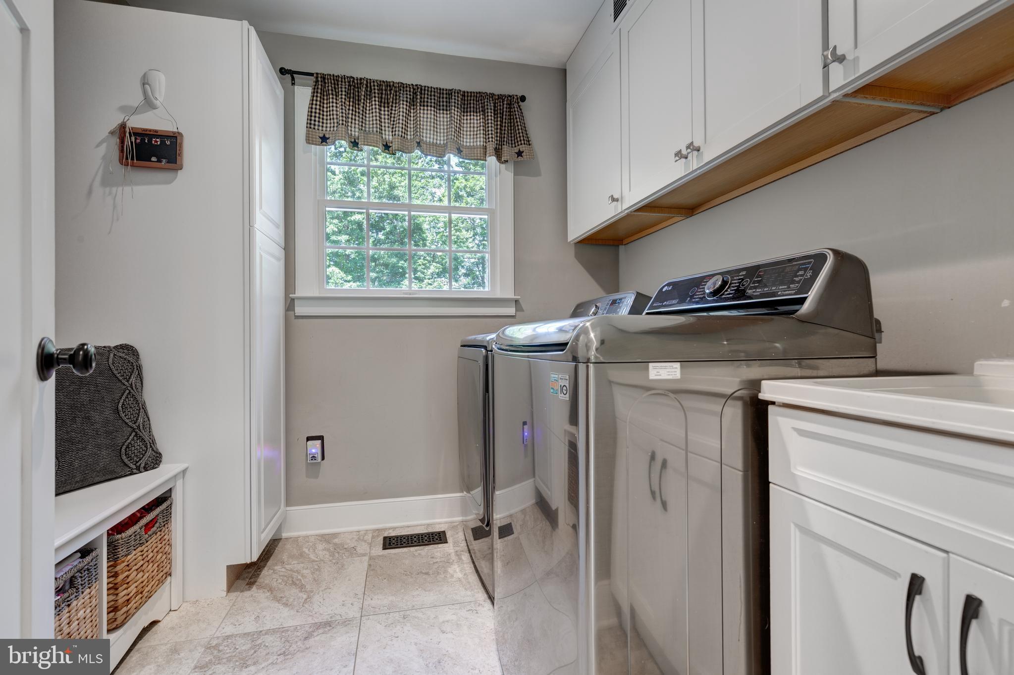 PROUD OAKS - Residential