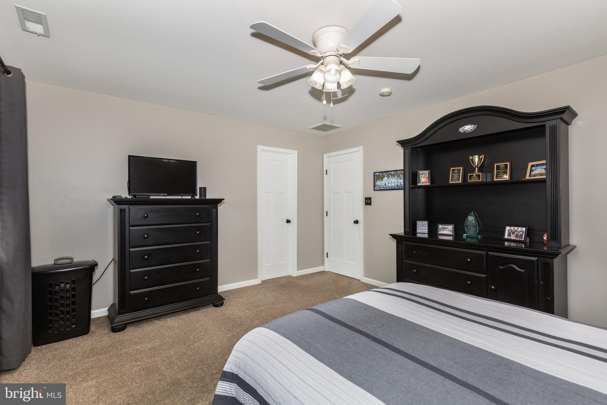 PROUD OAKS - Residential