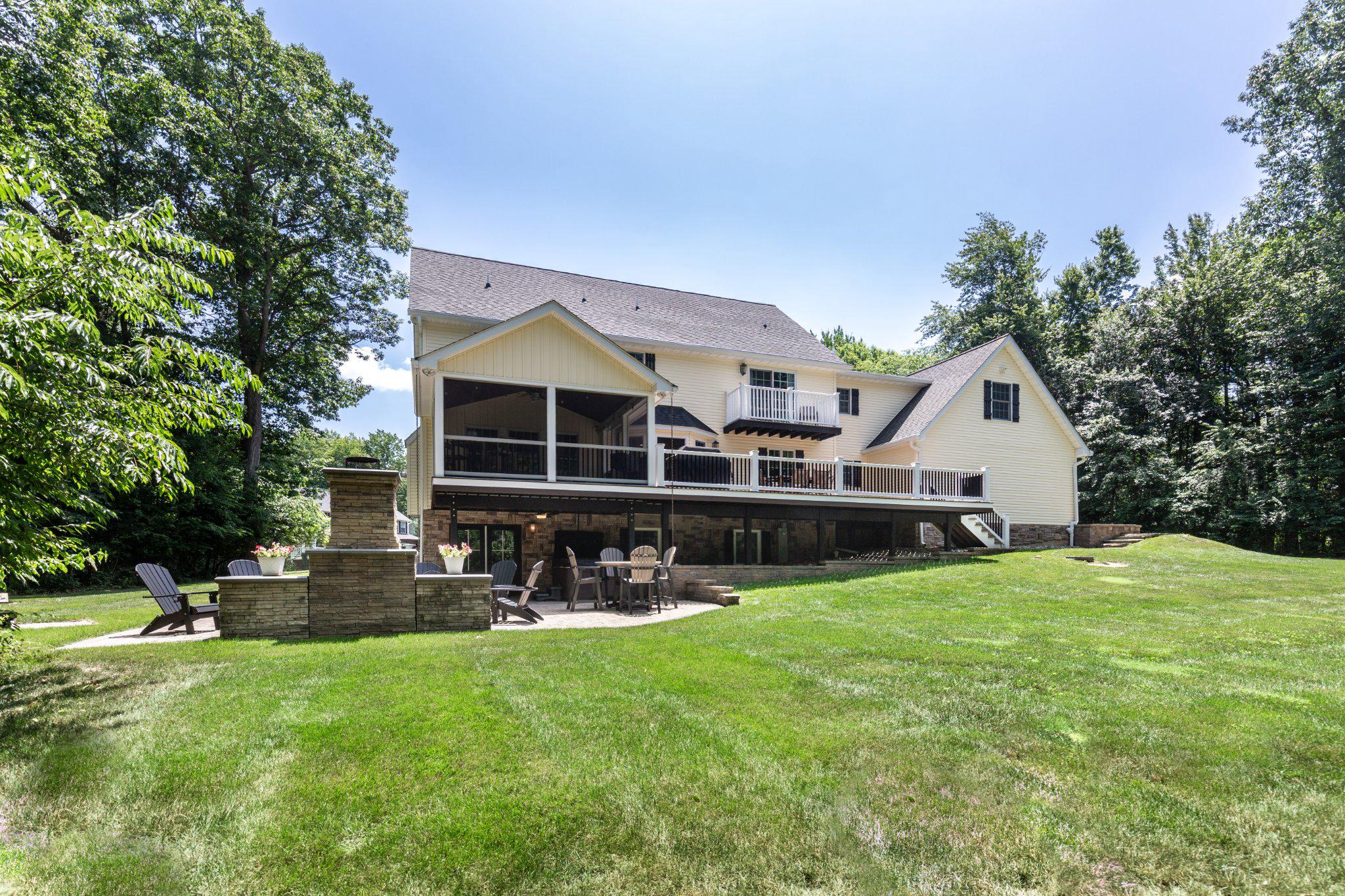 PROUD OAKS - Residential