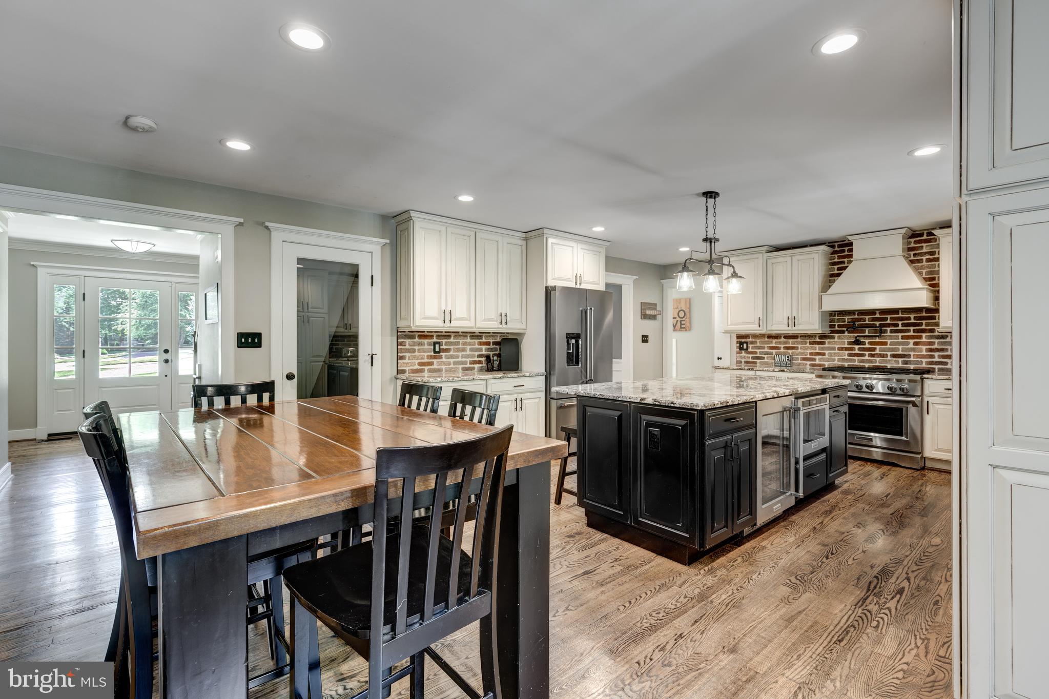 PROUD OAKS - Residential